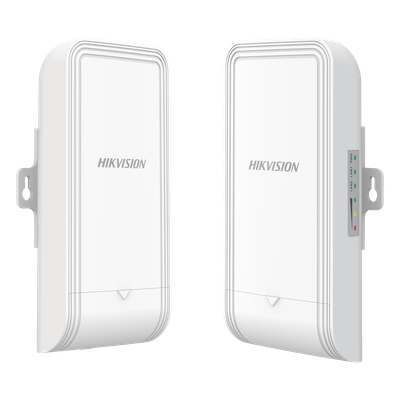Kit Punto de Acceso (AC) PTP y PTMP en 5 GHz / PoE / Hasta 867 Mbps / Salida PoE (alimenta una camara) / Antena Sectorial de H: 50° / MIMO 2X2 / 12 dBi de Ganancia / Uso en Exterior / Administració
