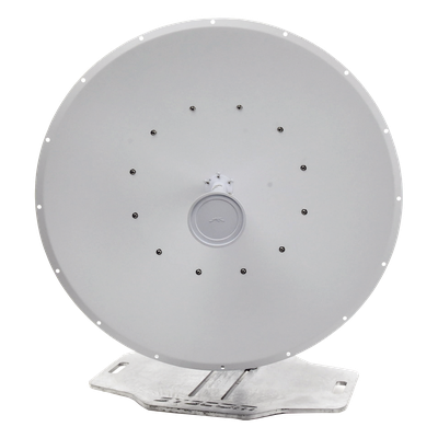 Antena Direccional airFiber X, ideal para enlaces Punto a Punto (PtP), frecuencia 5 GHz (4.9 - 5.8 GHz) de 34 dBi slant 45