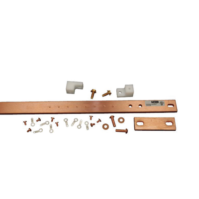 Barra de Tierra Física para Rack 19\" (482.6 mm) / 1 UR / Aleación de Cobre 110 Estañado / Espesor 6 mm / Cumple EIA-310-D / Incluye Kit de Montaje