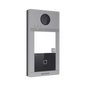 Videoportero IP 2 Megapixel / Llamada y Apertura Remota desde App Hik-Connect / PoE / Exterior IP65 + Antivandalico IK08 / 1 Departamento / Apertura con Tarjeta / Soporta 2 Puertas y hasta 6 Monito