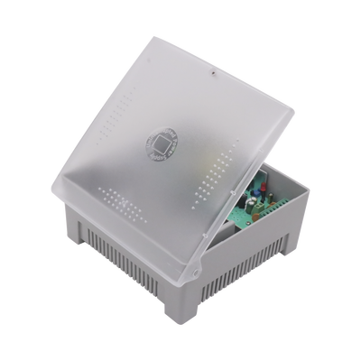 Fuente de Poder con Gabinete de 4 Salidas de 11 - 15 Vcc / 5 Amper /  Voltaje de Entrada: 96 - 264 Vca / Soporta Protección contra Sobrecorriente de Salida, Protección contra Cortocircuito / Led In