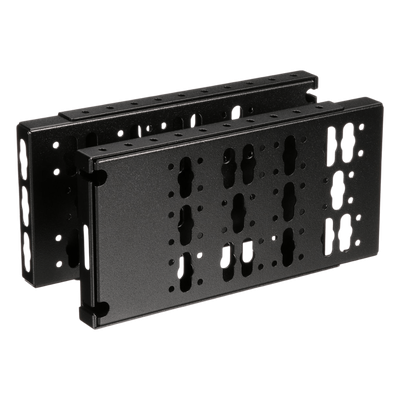 Kit de Soportes Para Instalación de PDUs Verticales, en Racks de 2 o 4 Postes de Panduit, Color Negro