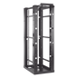 Rack Abierto Sísmico de 4 Postes Estándar de 19 in / 45U / 2.19 m (7.2 ft) de Altura / Capacidad 2,500 lb (1,134 kg) / Acero 3.4 mm / Certificación NEBS Zona 4 y OSHPD / Negro RAL 9005