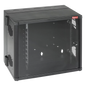Gabinete AccessPlus de 12 UR Montaje en Pared de 19in, Rieles Numerados y Roscados #10-32, Puerta con Ventana de Seguridad, 700 mm de Ancho, 637 mm de Profundidad, Color Negro
