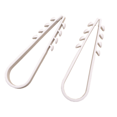 Bolsa con 100 clips sujetadores de plástico para cables de 11 a 19 mm. Ideales para instalaciones en pared, brindan sujeción firme y segura.