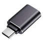 Adaptador USB-A a USB-C de Yealink para conectar accesorios y auriculares compatibles.