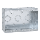 Caja Multigang / 3 Gangs / Profundidad 2.5 in / 16 Entradas 1/2\" y 3/4\" / Capacidad 47.8 in³ / Acero Galvanizado / UL Listed