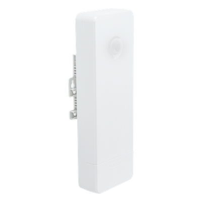 Suscriptor ePMP Force 130 MIMO 2x2 / 28 dBm de potencia / Mejor desempeño en zonas altamente ruidosas / 5150-5970 MHz / Distancia de 3 km en PTMP / Antena integrada de 14 dBi (C050900C505A)