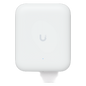 Access Point UniFi WiFi U7 Outdoor WiFi 7 802.11be Doble Banda, MU-MIMO 2x2 en Cada Banda, Puerto de 2.5 GbE, Antena Sectorial Integrada de 90° en 2.4 GHz y 45° en 5 GHz, Conectores para Antenas Om