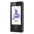 Terminal de Control de Acceso Facial / Lector QR Físico / 3,000 Rostros / Pantalla Táctil 4.5\" / PoE y Wi-Fi / IP65