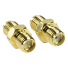 Adaptador Coaxial en Línea / SMA Hembra Inverso a SMA Hembra / Cuerpo Bronce Chapado en Oro / Aislante Teflón